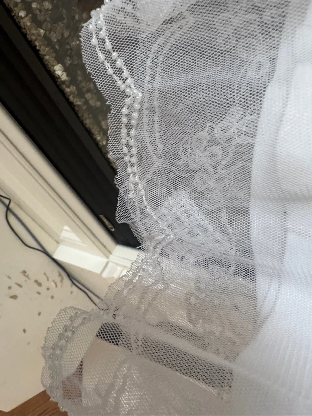 H&M White Beaded Lace-Trim Scoop Neck Camisole Top - Picture 4 of 5